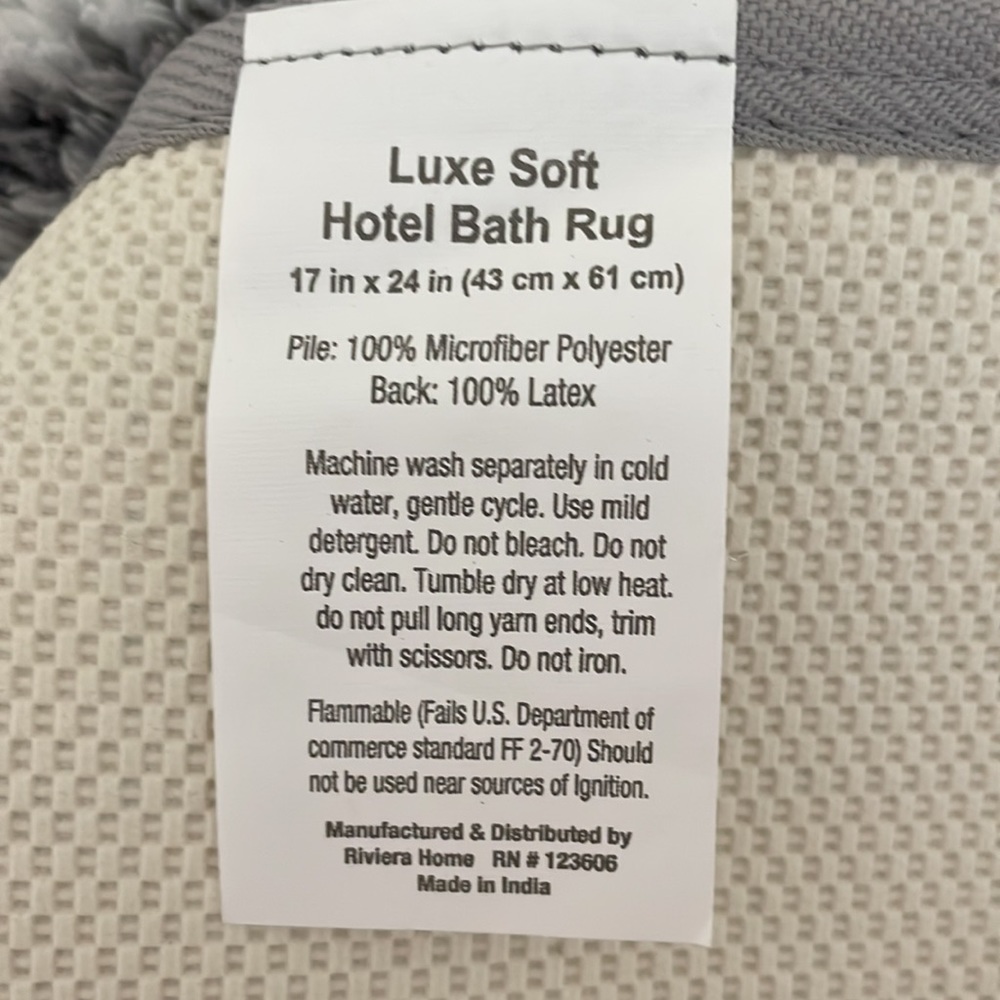 Bath Mat Set - Gray and White - Picture 5 of 6